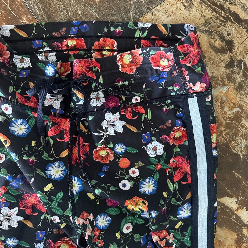 THE UPSIDE FLORAL LEGGINGS